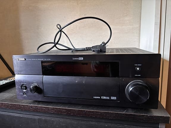 Yamaha hemmabioreceiver svart