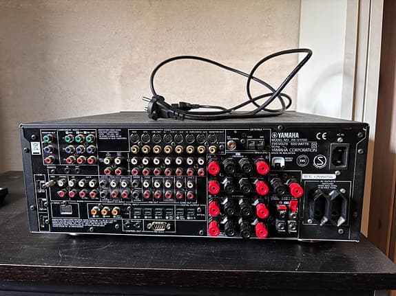 Yamaha hemmabioreceiver svart