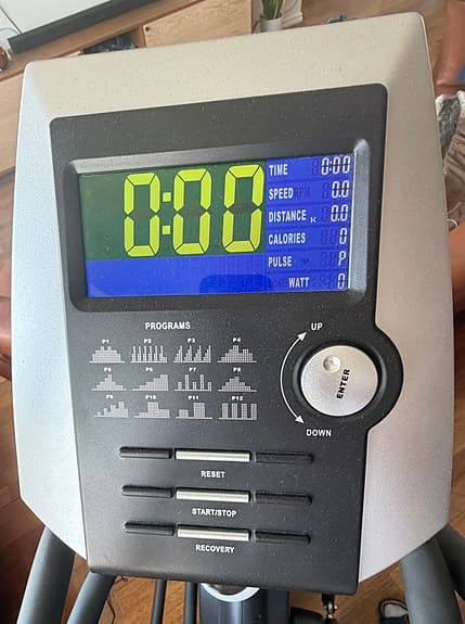 Crosstrainer med träningsdator - lite använd