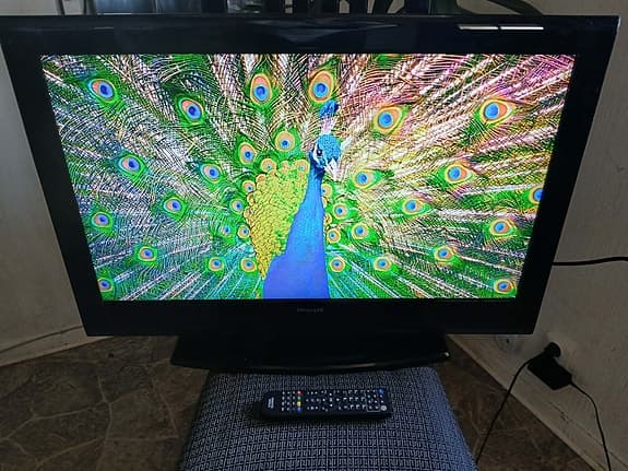 Finlux 32" LCD TV.