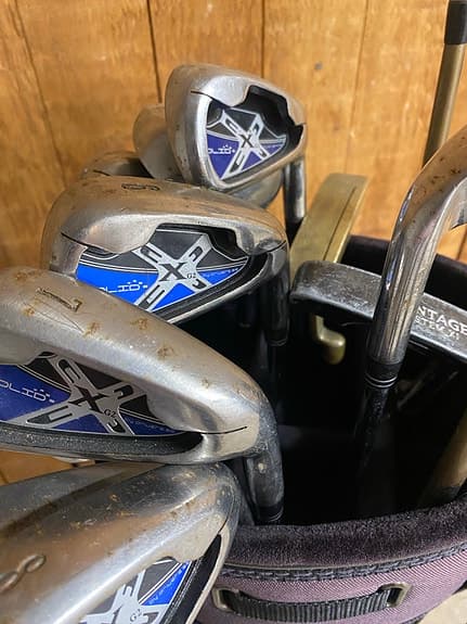 Komplett golfset med bag passar nybörjare