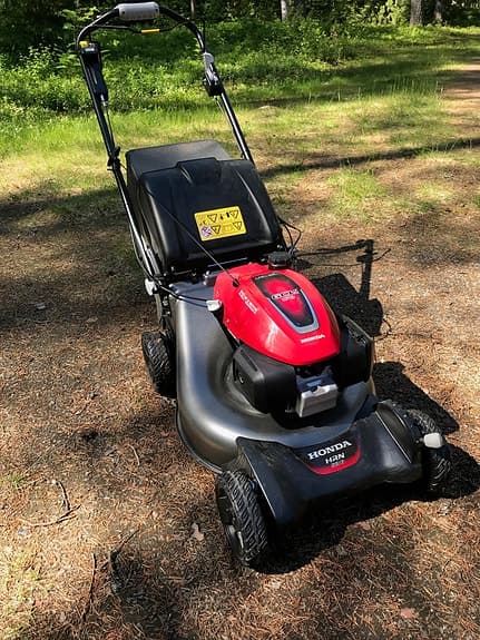 Honda HRN bensindriven gräsklippare röd/silver