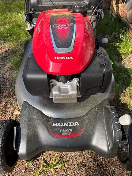 Honda HRN bensindriven gräsklippare röd/silver