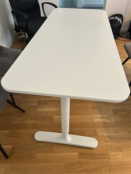 Skrivbord IKEA Bekant 140x60