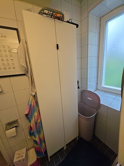 IKEA NYSJÖN högskåp badrum vit 30x190 cm