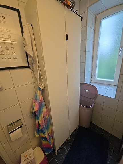 IKEA NYSJÖN högskåp badrum vit 30x190 cm
