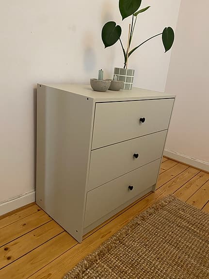 Ljusbeige byrå