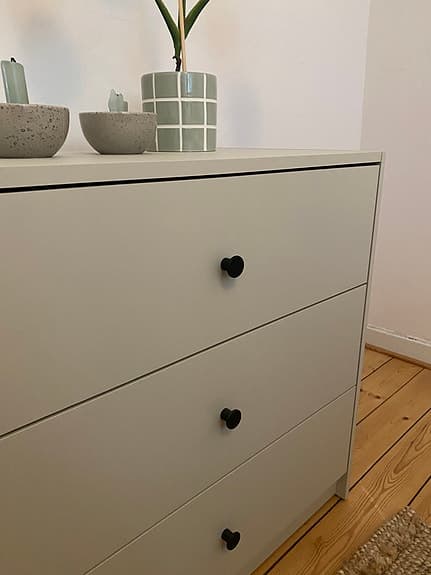 Ljusbeige byrå