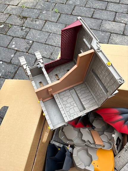 Playmobil riddarborg med drake och tillbehör