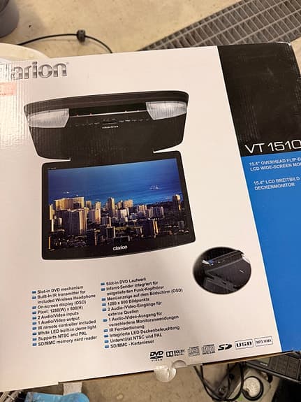 Ny Clarion dvd med 15,4" skärm för montering i bil för barnen