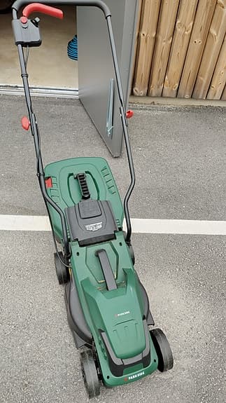gräsklippare elektronisk
