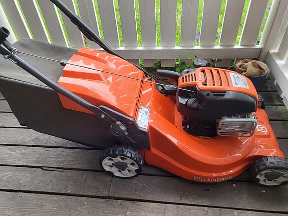 Husqvarna gräsklippare bensin orange