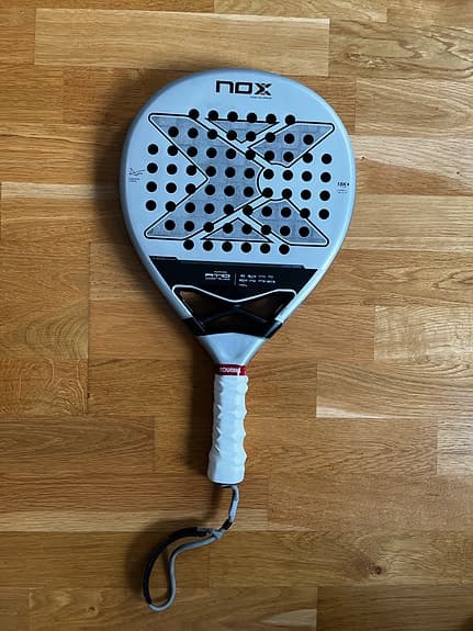 Nox AT10 Genius 18K padelracket padelrack 2024 silver