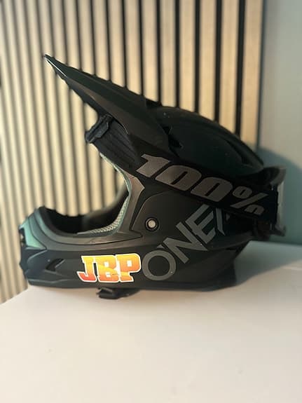 O’Neal downhill hjälm med 100% glasögon