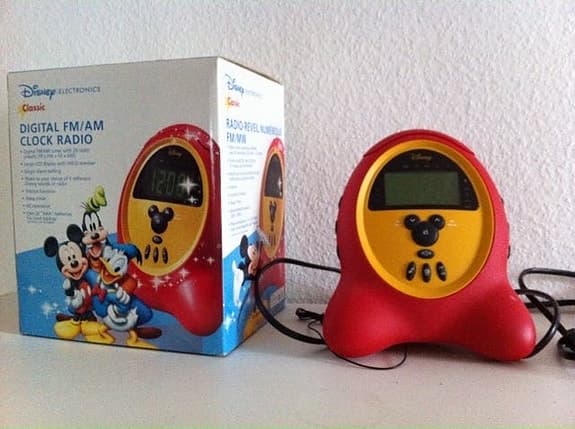 NY i krt / Disney Electronics Classic FM/AM Väckarklocka Radio MD 2774