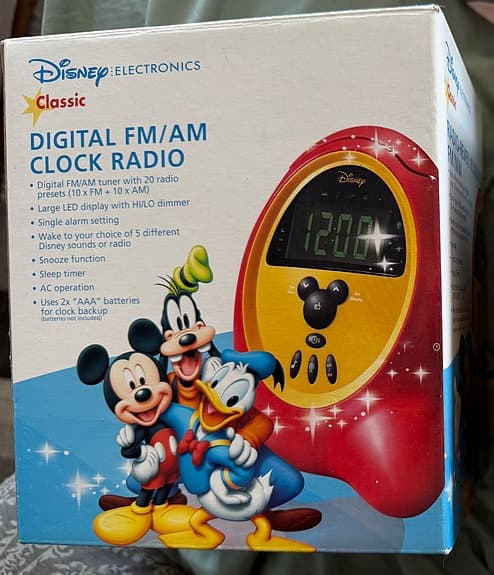 NY i krt / Disney Electronics Classic FM/AM Väckarklocka Radio MD 2774