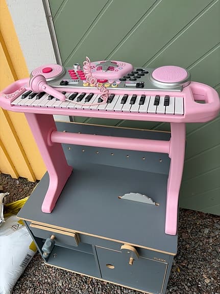 Rosa elpiano för barn