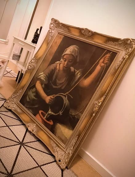 Stor tavla med dekorativ ram