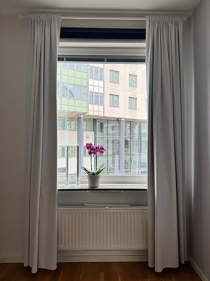 Mörkläggningsgardiner – vit, kall nyans