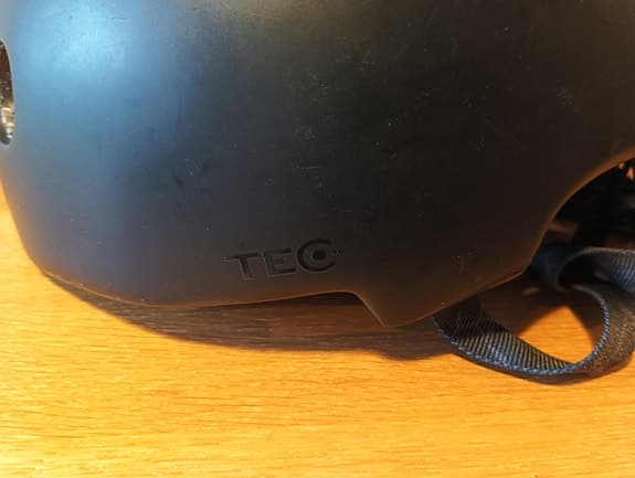 Cykelhjälm TEC storlek 56-60 cm svart färg