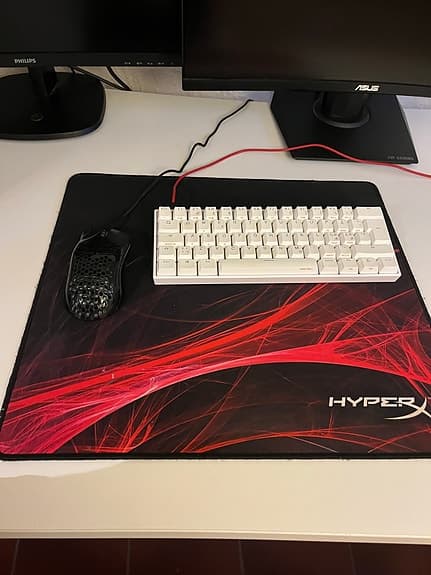 Gaming mus, tangentbord och musmatta – 750 kr totalt