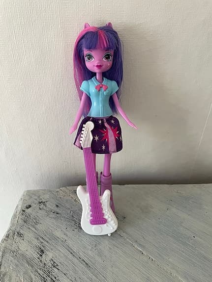 My Little Pony Equestria Girls – Twilight Sparkle docka med gitarr