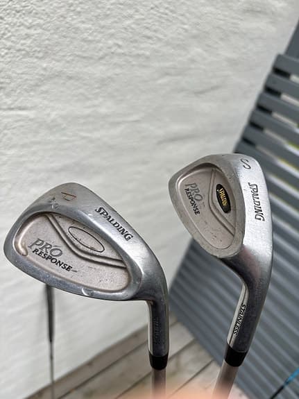 Odyssey White Hot 2-Ball putter + wedgar (dam)