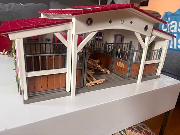 Schleich Horse Club hästgård/stall med tillbehör