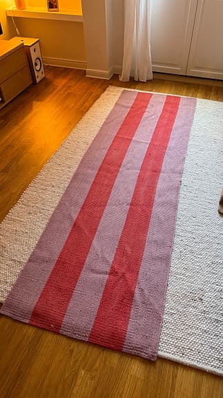 Röd gångmatta ~245 x 80cm