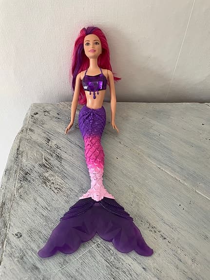 Barbie sjöjungfrudocka lila rosa