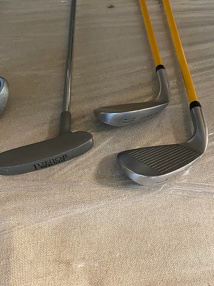 Junior golfklubbor Cobra 7 och W samt en putter junior Whale