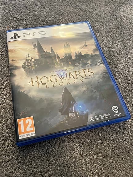 PS5 spel Hogwarts Legacy + God of War Ragnarok