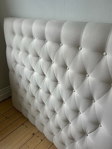 Beige sänggavel