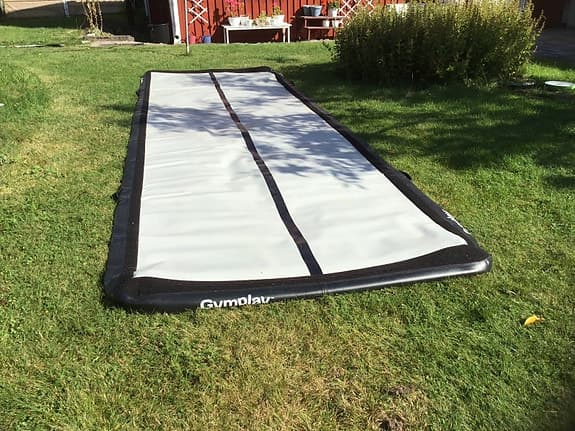 GymPlay airtrack gymnastikmatta 5 x 1.5 x 0.15 m vit/svart