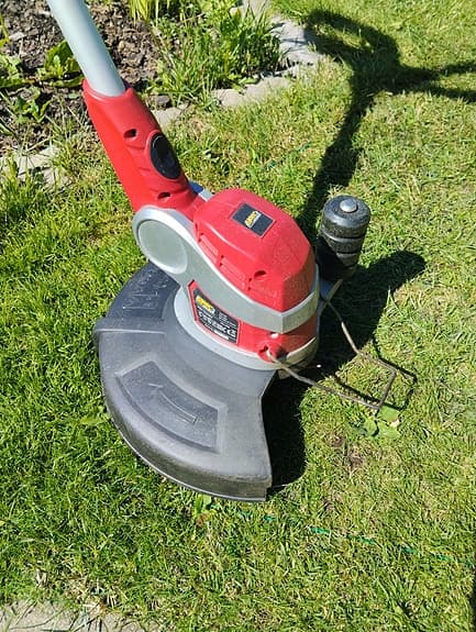 Stiga gräsklippare och Meca trimmer