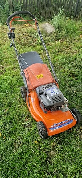 Självgående Husqvarna Royal 49 SC med uppsamlare (Briggs & Stratton)