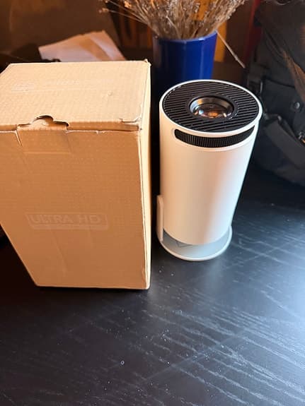 Projektor med USB & HDMI port