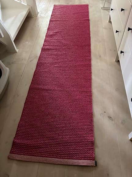 Pappelina plastmatta gång ceriserosa