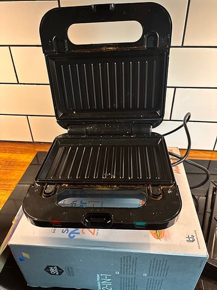 OBH Nordica Sandwich Maker 2-in-1 smörgåsgrill svart