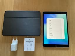iPad Air 3:E Generationen +ny original laddare och begagnat fodral