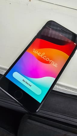Superfin iPhone SE 2020 64 Helt felfri 🔋 82%