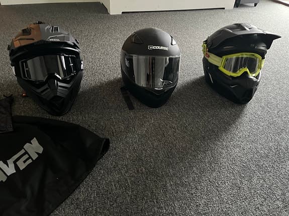Mopedhjälmar