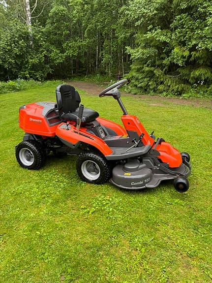 Husqvarna R 216 AWD Combi 103 åkgräsklippare