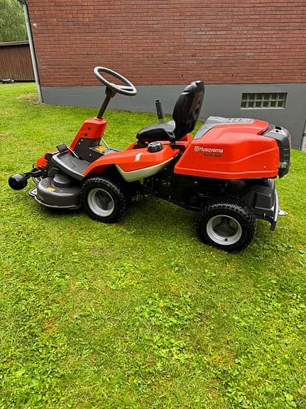 Husqvarna R 216 AWD Combi 103 åkgräsklippare