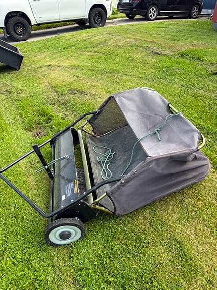 Gräsuppsamlare för åkgräsklippare