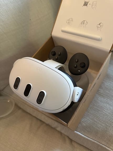 Meta Quest 3 VR-headset med handkontroller vit