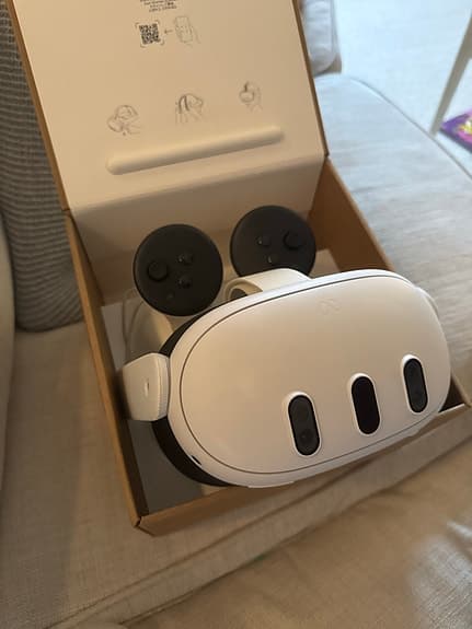 Meta Quest 3 VR-headset med handkontroller vit