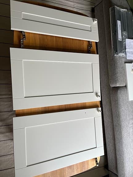 Marbodal Front: Vita köksluckor och lådor och lådfronter