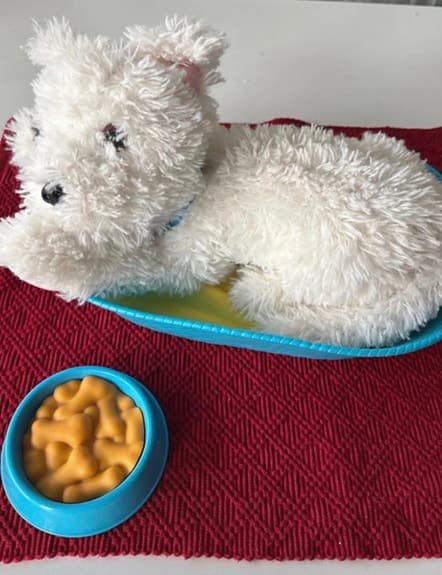 Build-A-Bear mjukishund med korg och matskål