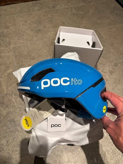 POCito OMNE MIPS barn cykelhjälm blå stl XS 48/52